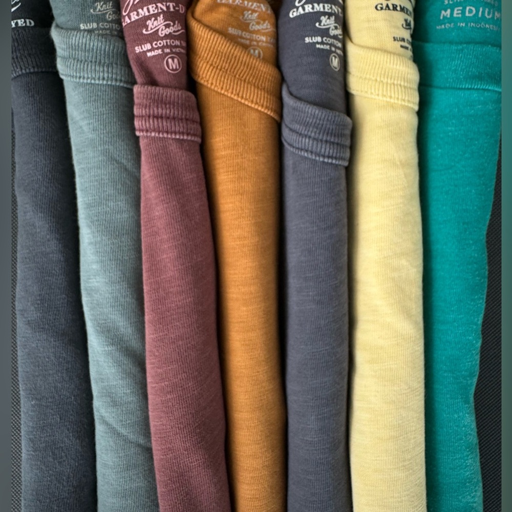 J crew (6) M Garment-dyed slub cotton crewneck T-shirts and (1) Slimmed washed